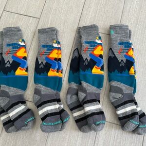 Smartwool Kids Ski Socks with Blue, Teal and Yellow, size Large worn once
